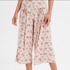 American Eagle Blush Pink Wideleg Floral Capri Culottes/ skirt